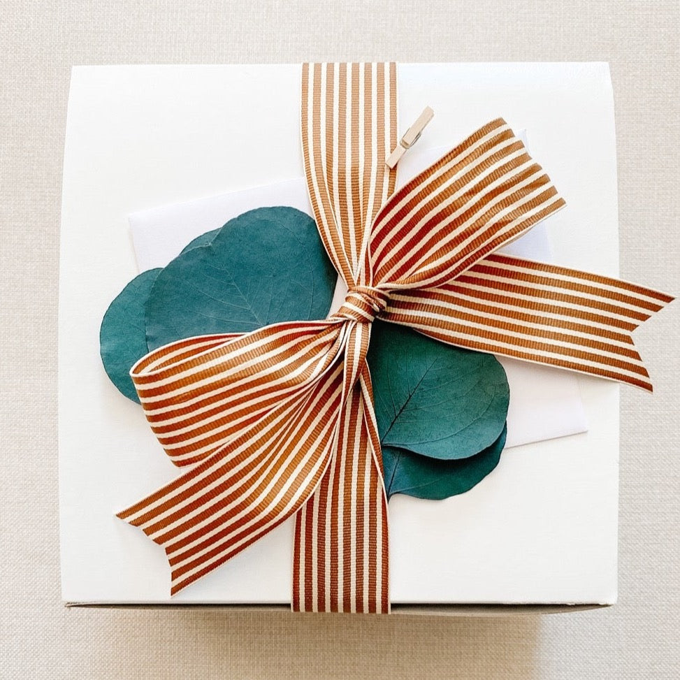 Small White Tuck Top Gift Box - Silk & Twine Gift Co