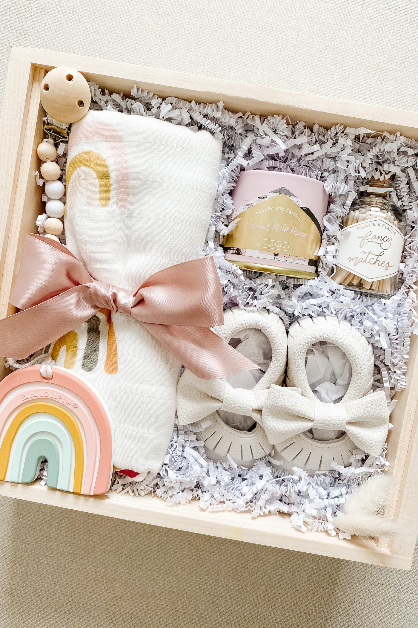 Shop baby gifts, including baby gift baskets, keepsake baby boxes, and personalized baby gift gifts Toronto Canada